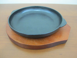 Round sizzling platter with wooden base - HouzeCart