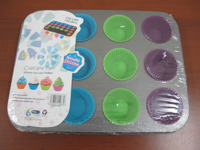 12 Serves Muffin Pan with Silicone Cups