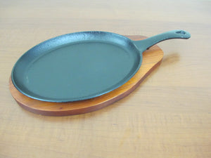 Oval sizzling platter with handle and wooden base - HouzeCart
