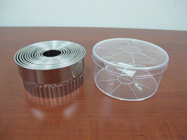 Stainless Steel fluted Round Dough Cutter