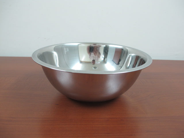 Stainless steel salad bowl 26cm